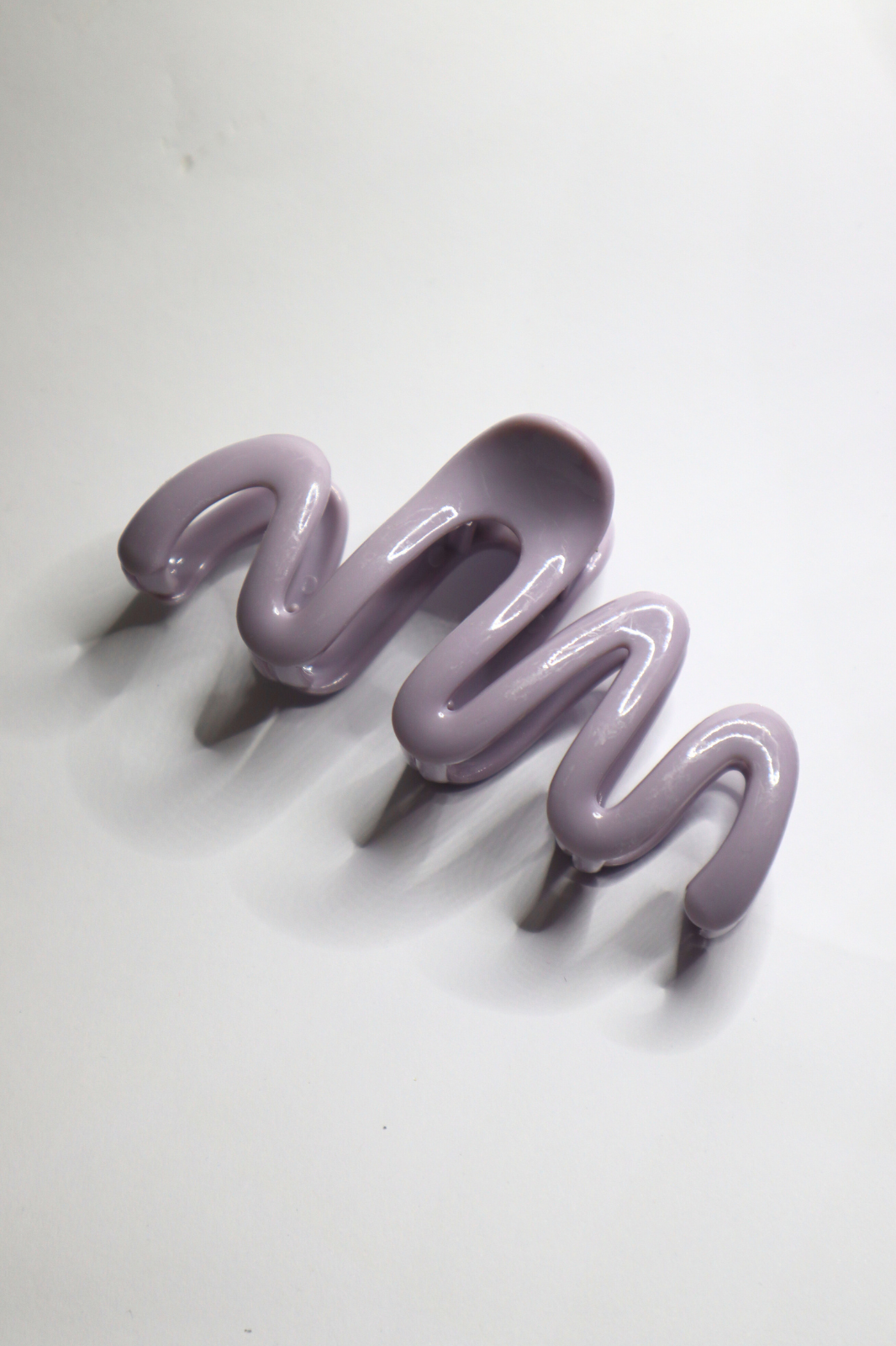 SQUIGGLE HAIR CLAW (Violet)