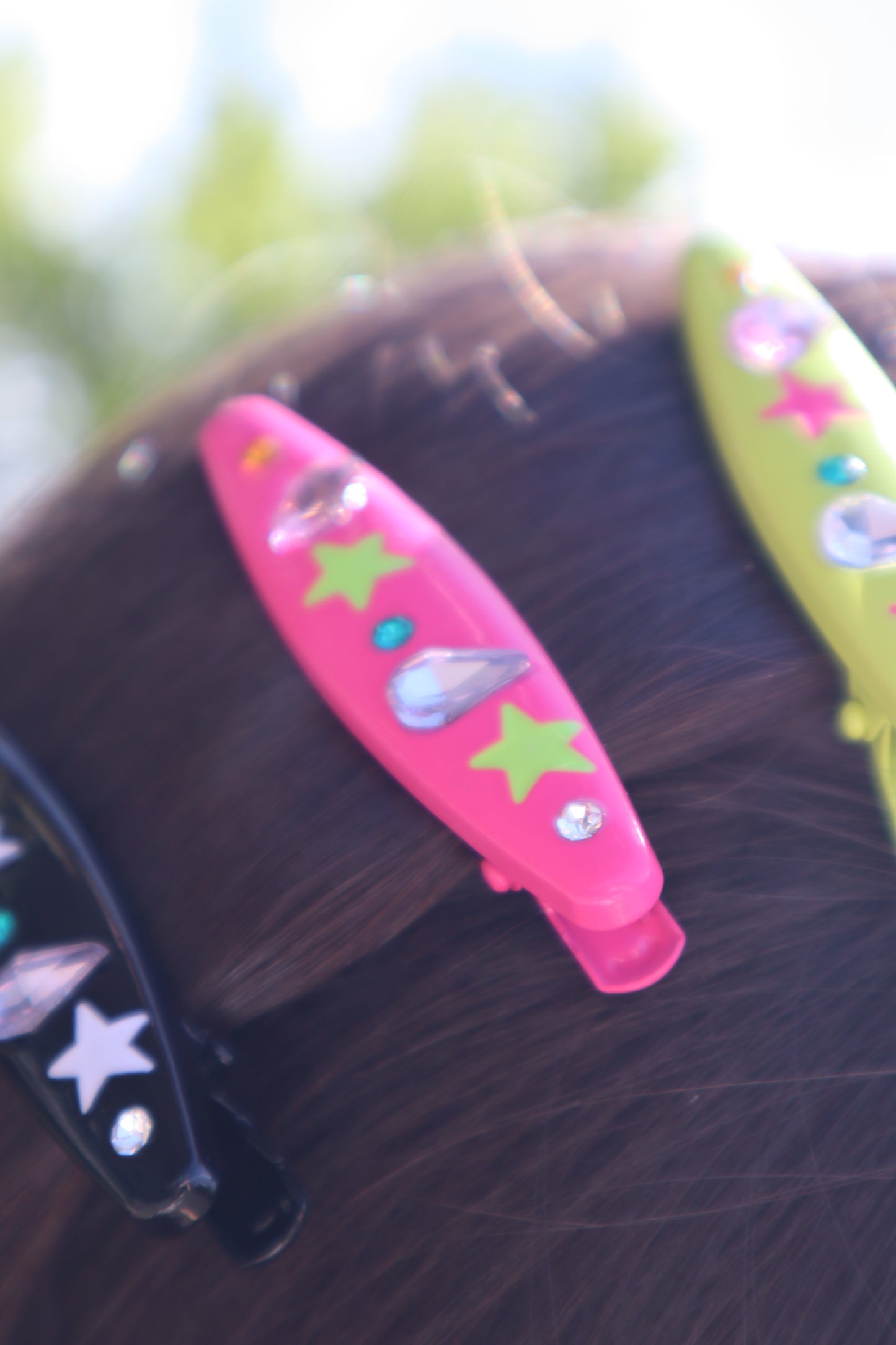 BEDAZZLE HAIR CLIP (Neon Pink)