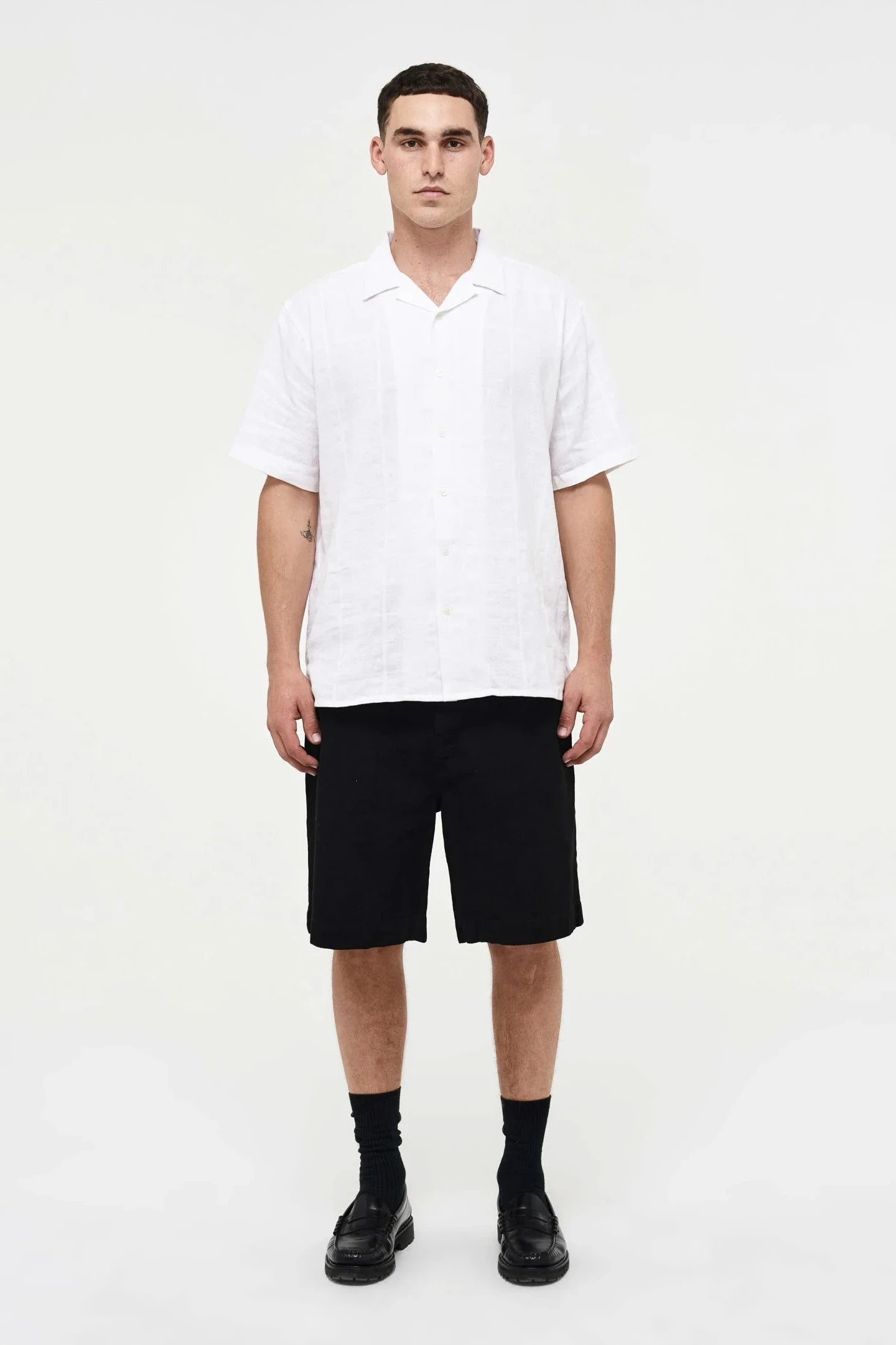 RIVER RELAXED SHORT (Black)