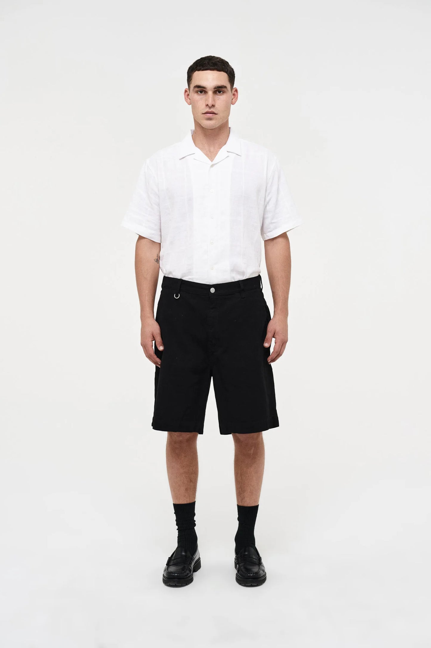 RIVER RELAXED SHORT (Black)