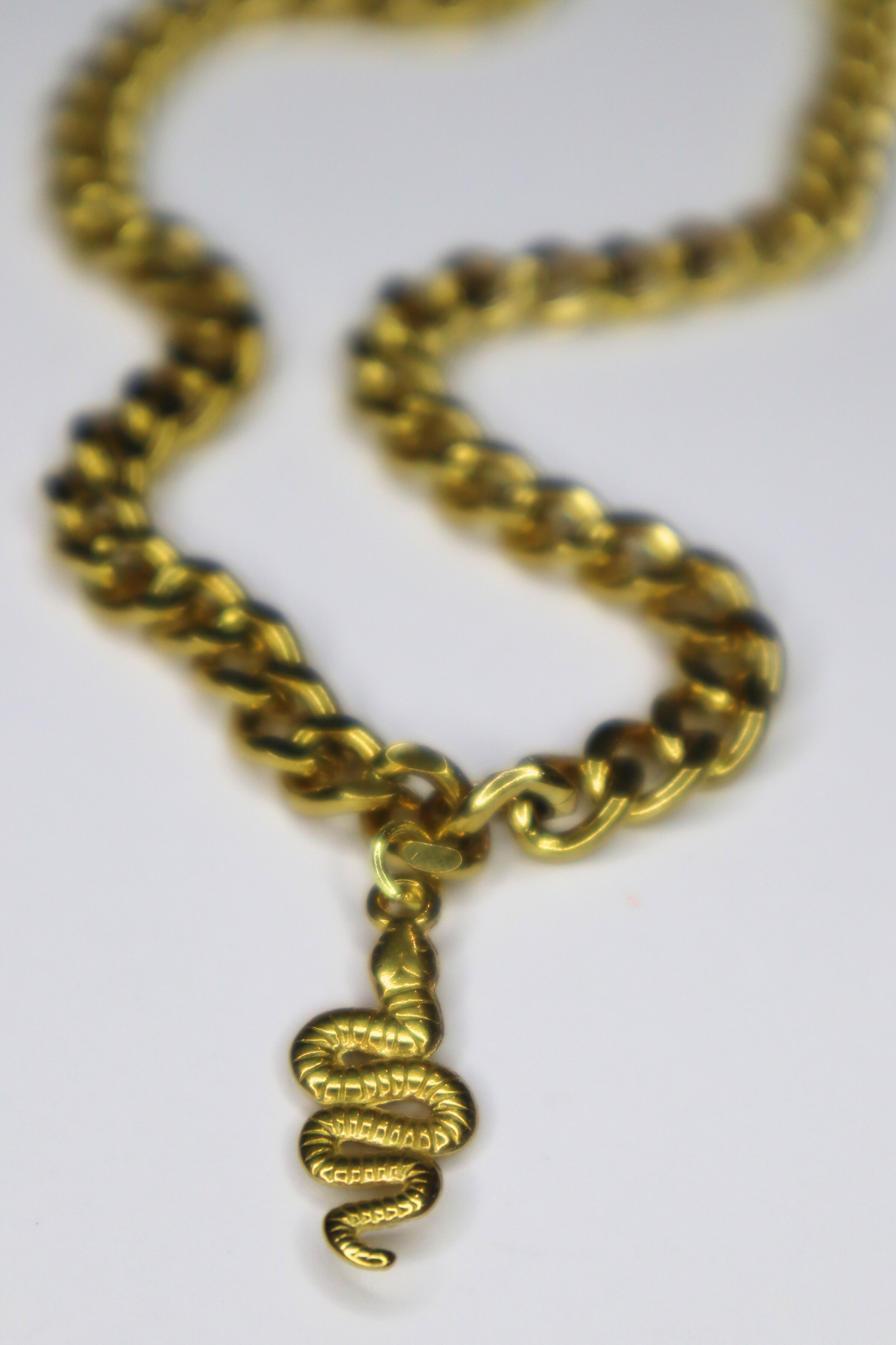 SNAKE GOLD NECKLACE