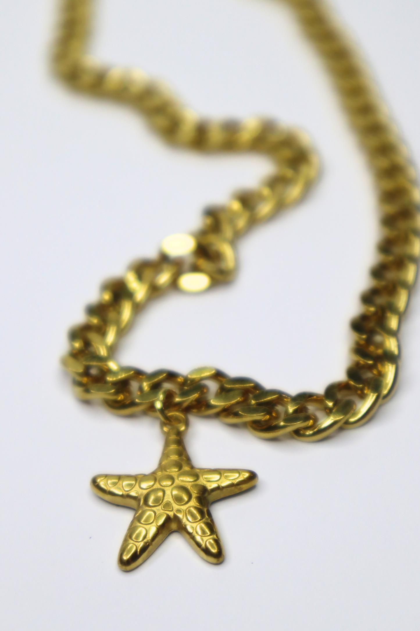 STARFISH GOLD NECKLACE