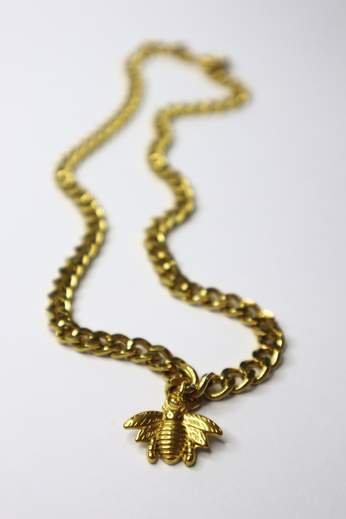 BEE GOLD NECKLACE