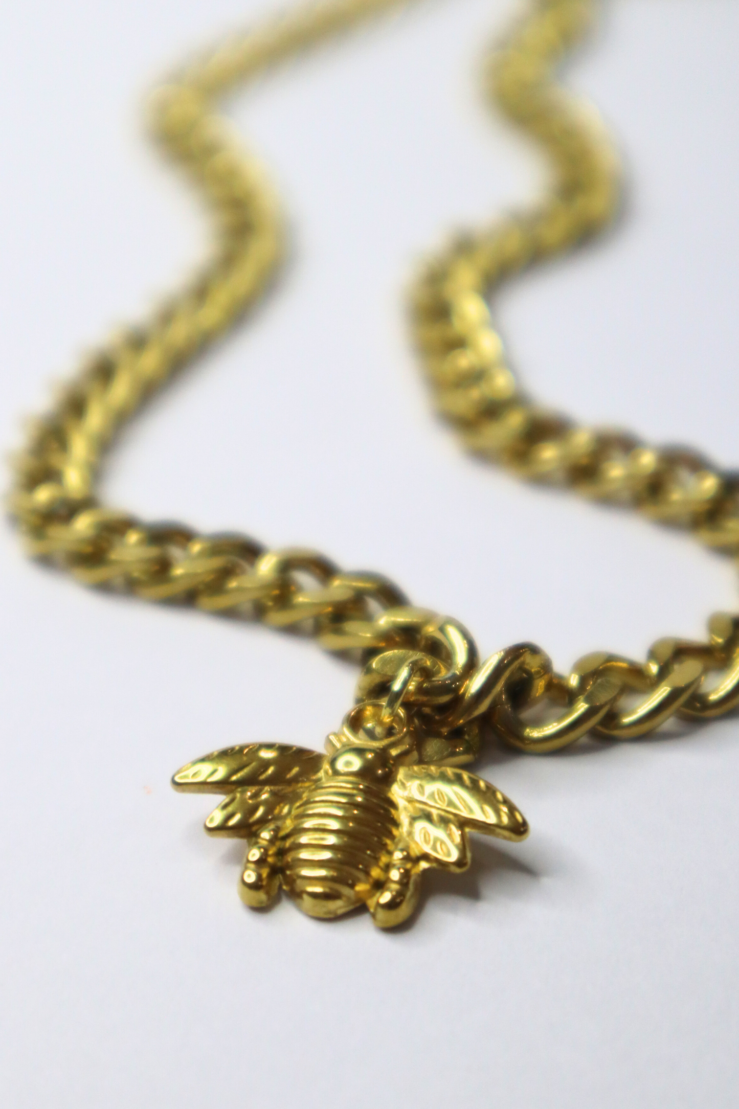 BEE GOLD NECKLACE