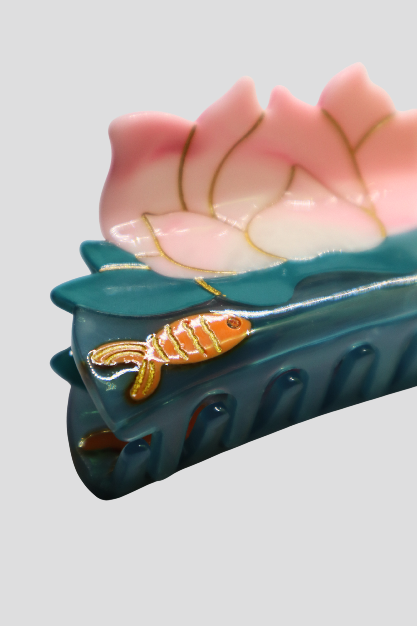 LOTUS FISH HAIR CLAW (Pink/Teal)