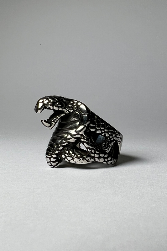 THE COBRA RING (Vintage Silver)