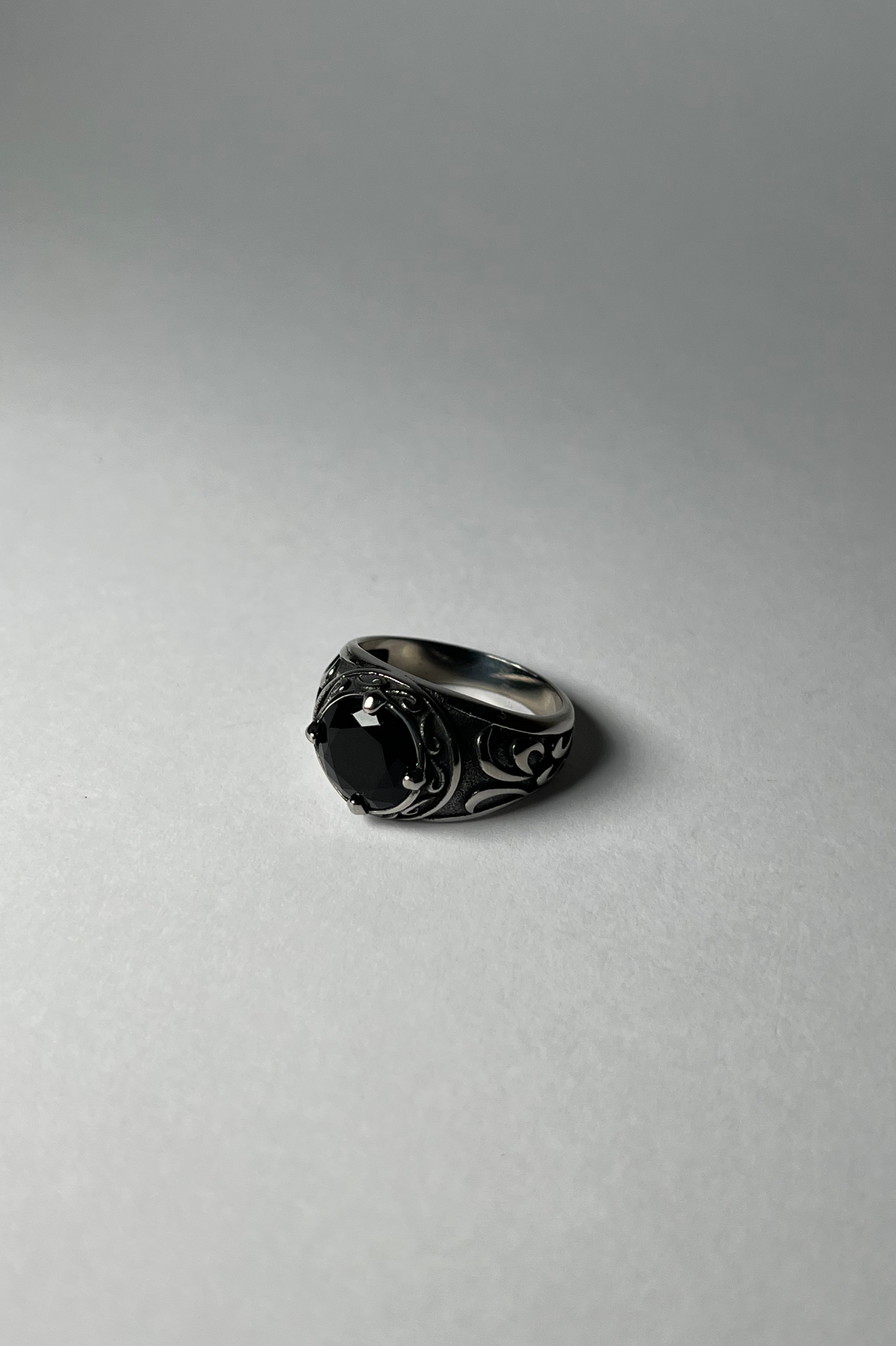 THE DARK CRYSTAL RING (Vintage Silver)