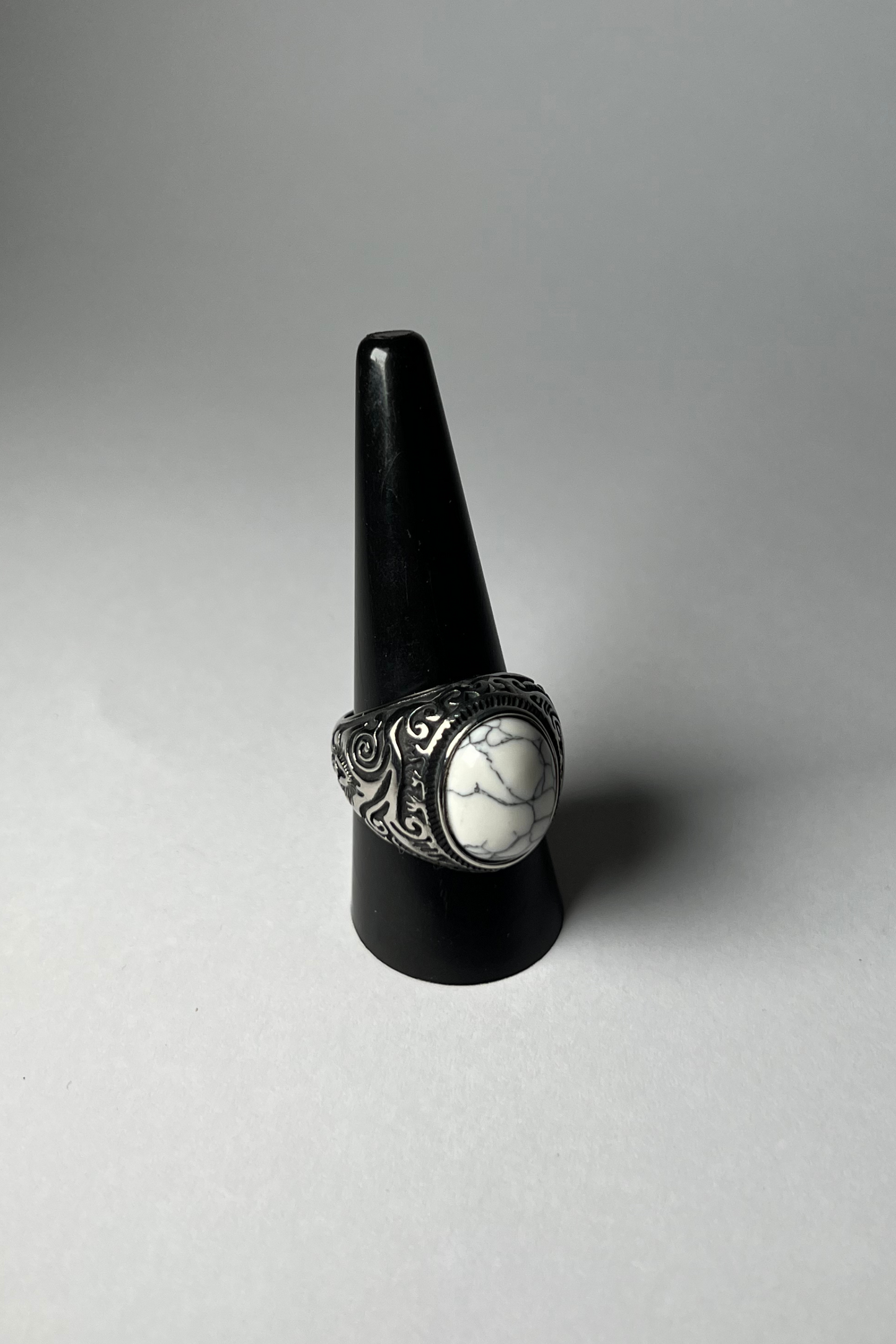THE MOONSTONE RING (Vintage Silver)